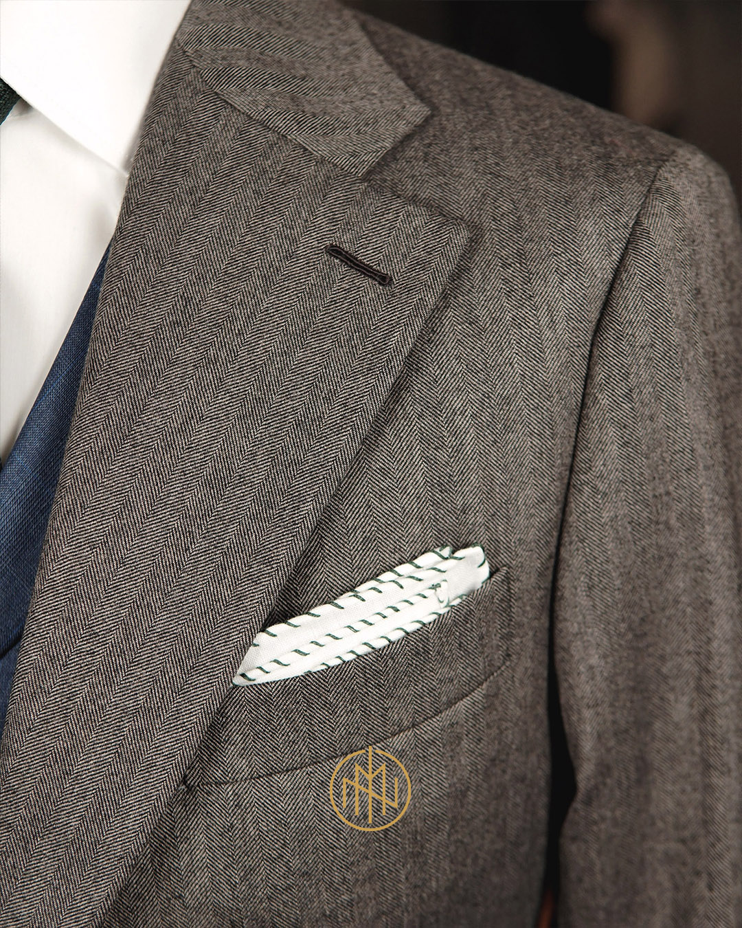 Ręcznie obszyta butonierka milanese - krawiecki detal Morgan & Ness Poznań