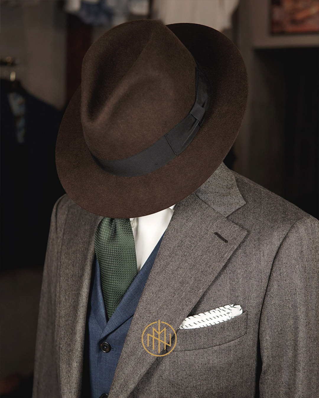 Brązowy kapelusz Fedora Capone Morgan & Ness - idealne dopełnienie garnituru