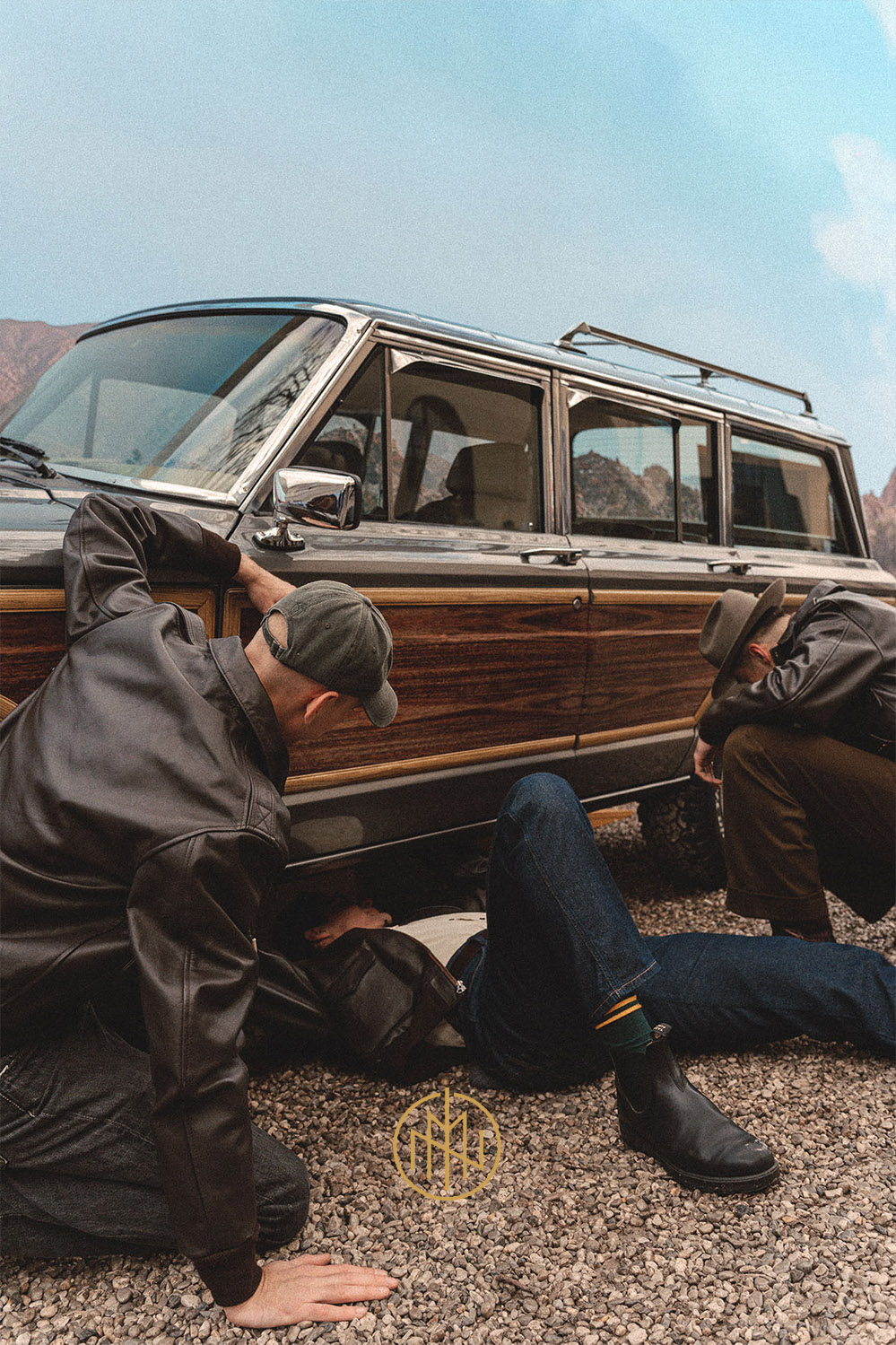a-2-leather-jacket-fixing-car-ww2