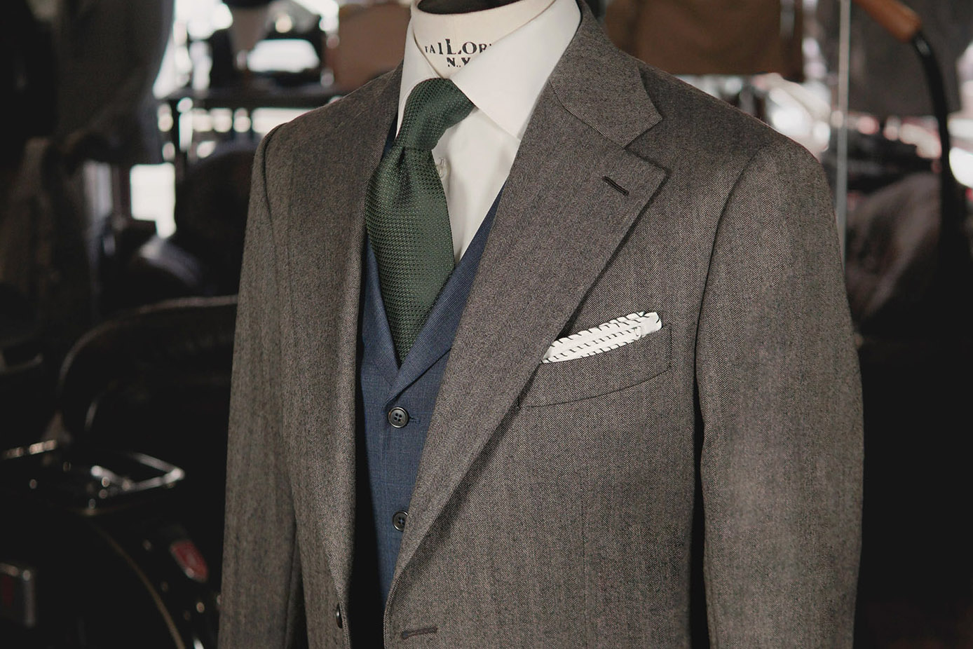 Garnitur szyty na miarę Poznań - wełna jodełka z brytyjskiej tkalni