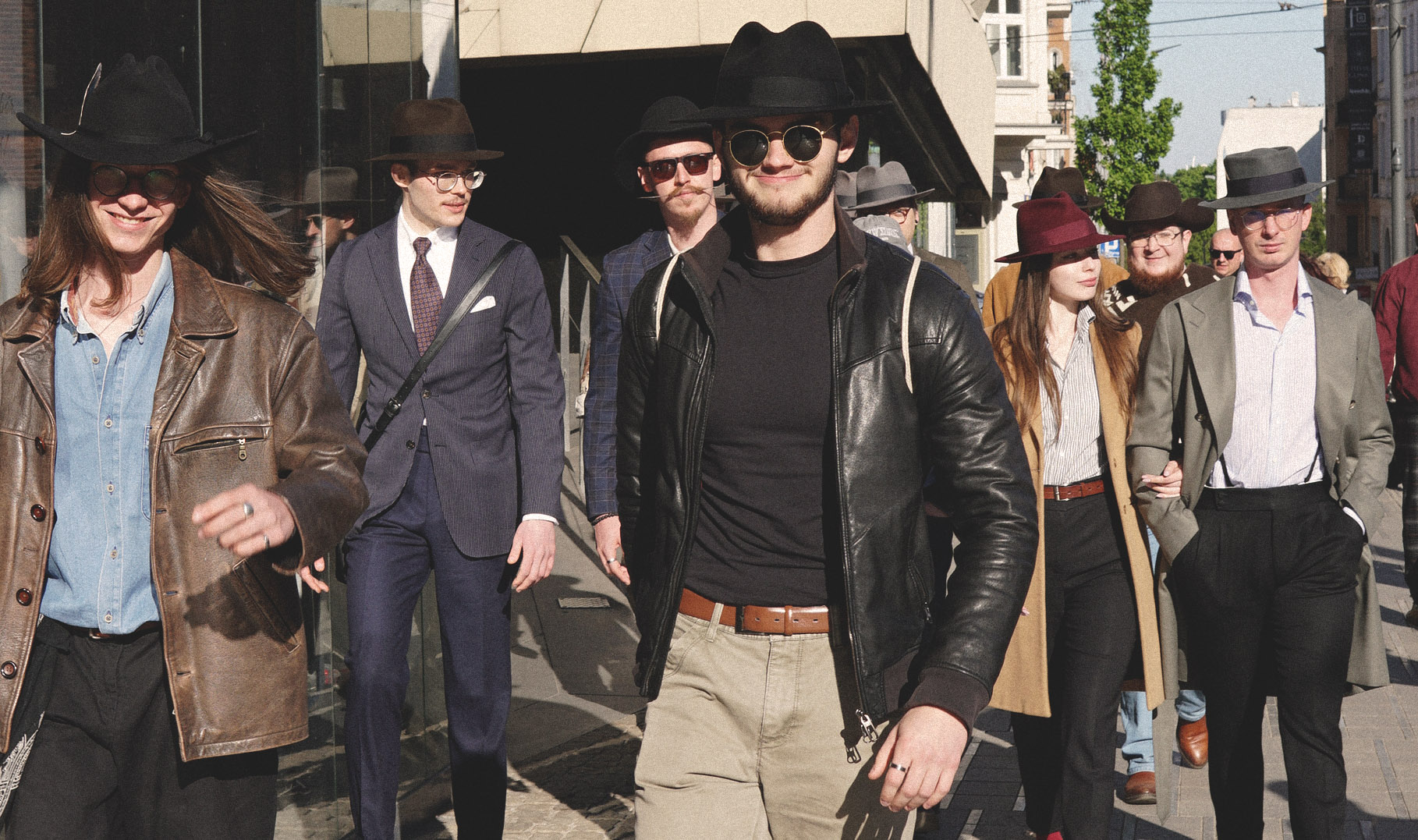 Morgan & Ness - ekipa i społeczność