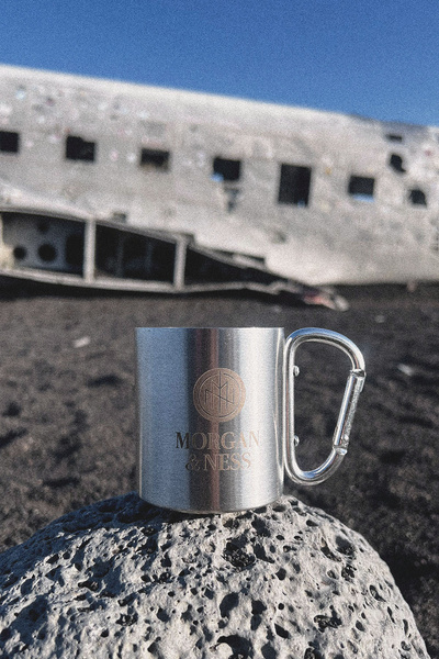 Podróżniczy kubek z karabińczykiem | Frontier Mug