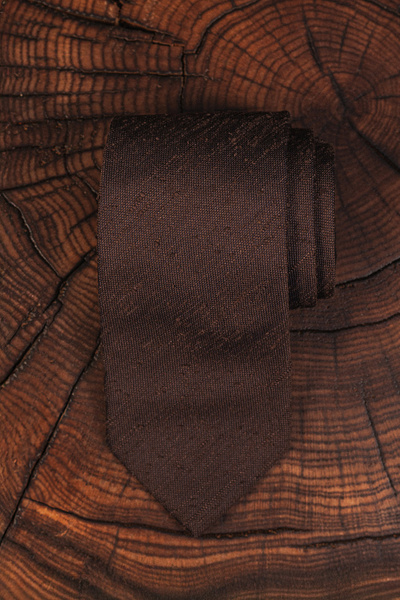 Krawat jedwabny z szantungu - brązowy (tobacco brown)