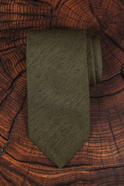 Krawat jedwabny z szantungu - oliwkowy (Olive Drab)
